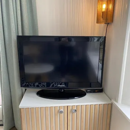 Camping Chalet Heische Tip In Zeeland, Noord-brabant Voor Max 3 Volwassenen En 2 Kinderen *