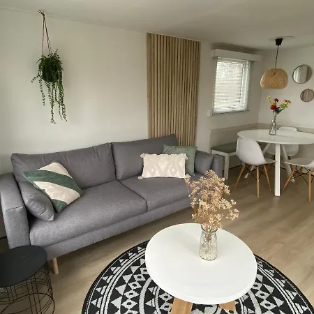 Chalet Heische Tip In Zeeland, Noord-brabant Voor Max 3 Volwassenen En 2 Kinderen Кемпинг
